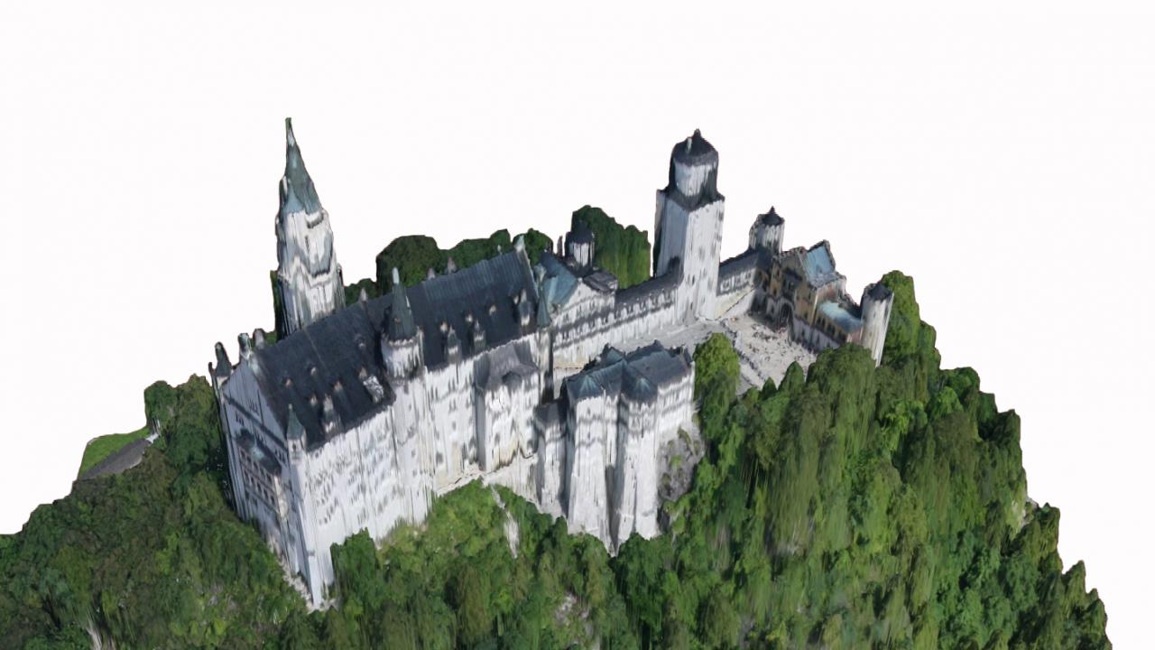 Castle Neuschwanstein: side view